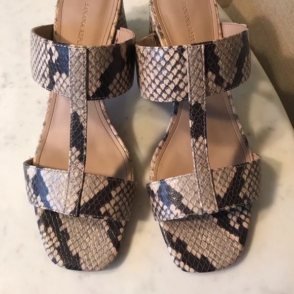 Sandals - Picture 2 of 4